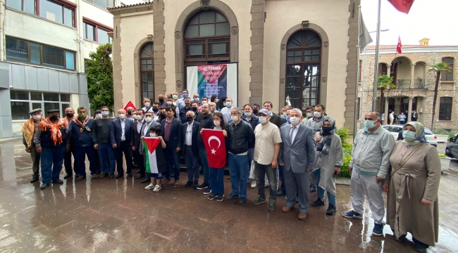 Bergama’da İsrail telin edildi