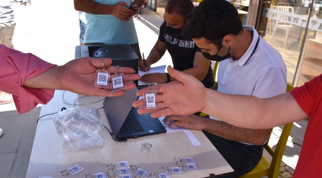 Foça Belediyesi’nden HES kodlu anahtarlık hediyesi