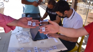 Foça Belediyesi’nden HES kodlu anahtarlık hediyesi