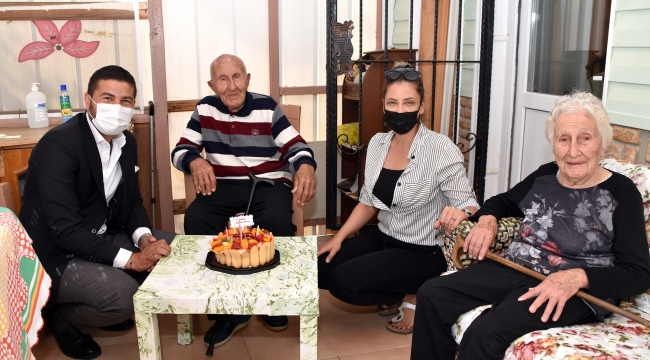 Foça’nın asırlık çınarı