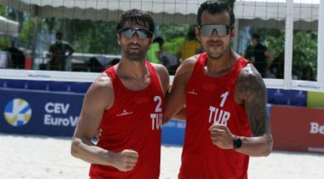 Plaj voleybolunda erkeklerde sevindik, kadınlarda üzüldük