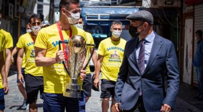 Şampiyon Bucaspor 1928&#039;den Başkan Soyer&#039;e teşekkür ziyareti