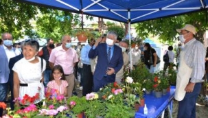 Bergama üretici pazarı açıldı