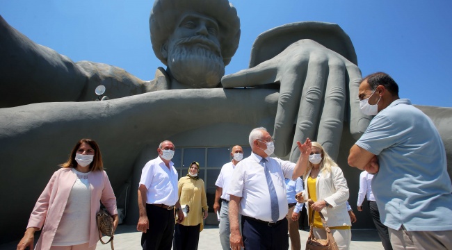 Karabağlar&#039;da AKP&#039;li ve İYİ Partili meclis üyelerine proje turu