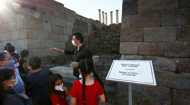 &quot;-Mış gibi&quot; yapmayan meclis bayraklı&#039;da toplandı