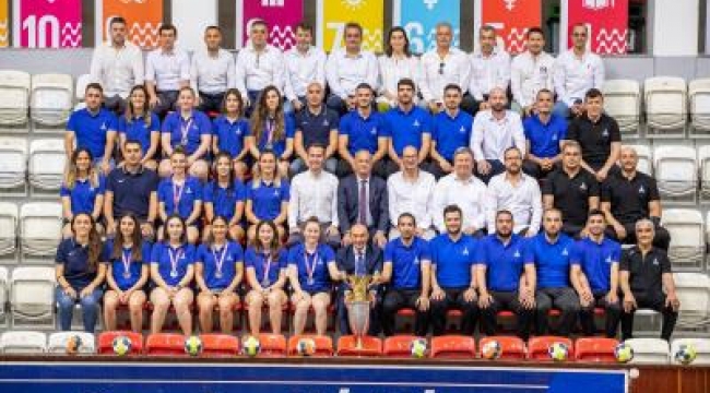 Tarihi başarının mimarları aynı karede buluştu