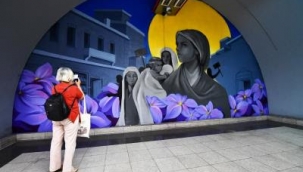 Üçyol Metro İstasyonu'na mural