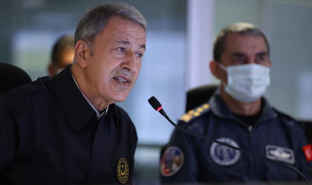 Bakan Akar'ın uçağı acil iniş yaptı