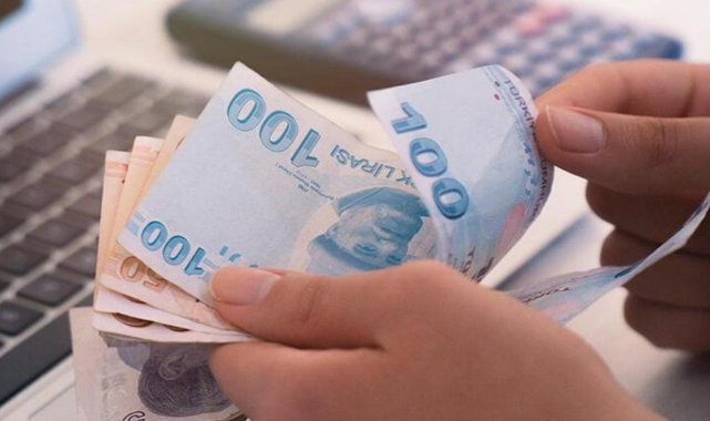 Emeklilerin Kurban Bayramı ikramiyesinin 2.000 TL olması teklifi, AKP oylarıyla reddedildi