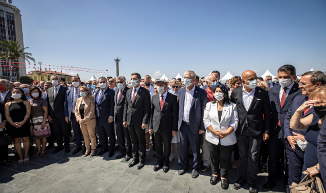 Başkan Soyer CHP’nin Zafer Bayramı programına katıldı: “Atalarımızın çektiklerinin yanında bizimkiler ne ki!”