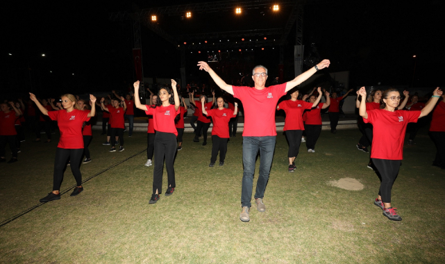 Gaziemir’de 99. gurur yılına yakışır kutlama