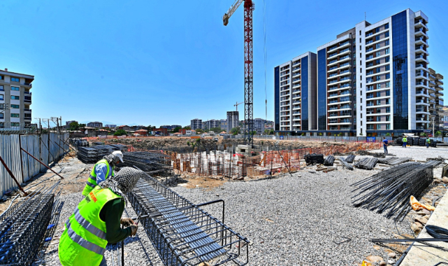 İzmir’de kentsel dönüşüm tam gaz sürüyor
