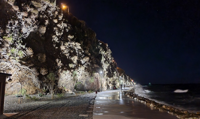 Karaburun’un yeni cazibe merkezi: Karayelaltı