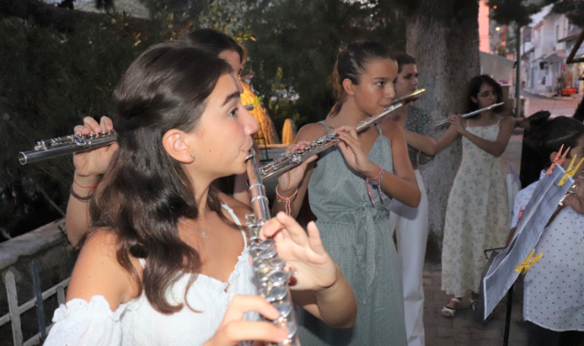 Piyano ve flütün muhteşem armonisi Karaburun’da buluştu