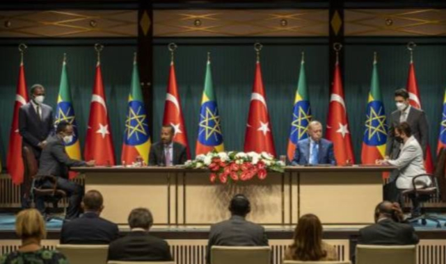 "Taliban'ı övmek serbest, Atatürk'ü övmek yasak"