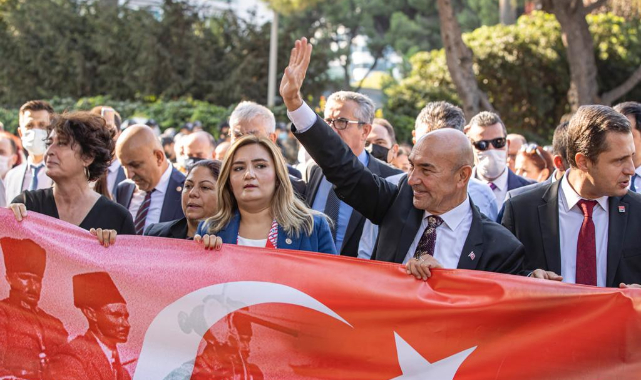 9 Eylül kutlamaları Zafer Yürüyüşü ile başladı: İzmirliler tek yürek oldu