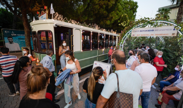 90. İEF&#039;de “Nostaljik Tramvay&quot; keyfi