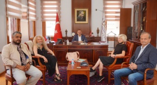 Ayvalık'a Bekir Coşkun Kütüphanesi Açılıyor