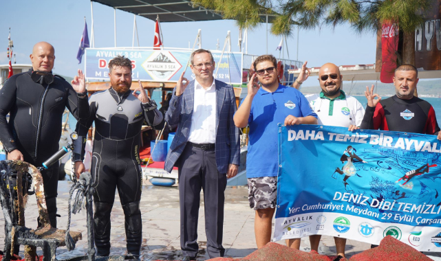 Ayvalık&#039;ta Deniz Dibi Temizliği