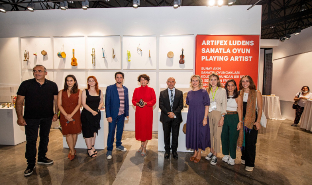 Başkan Soyer, Artifex Ludens-Sanatla Oyun sergisinin açılışına katıldı