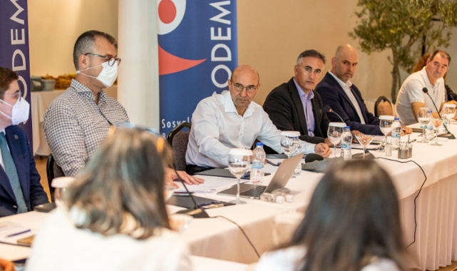 CHP&#039;li 11 Belediye Ormanlarına Sahip Çıkıyor