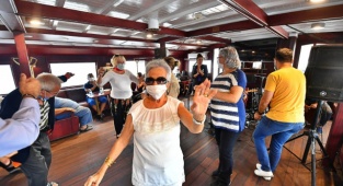 Huzurevi Sakinleri Körfez Turunda