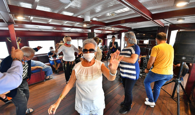 Huzurevi Sakinleri Körfez Turunda