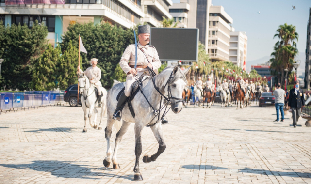 İzmir’de duygulandıran görüntüler: Tıpkı o günkü gibi