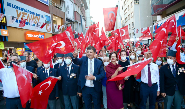 Karşıyaka’da 9 Eylül’e coşkulu kutlama