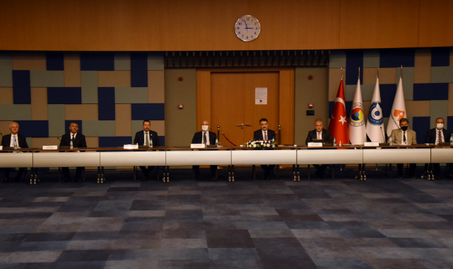 Pakdemirli: &quot;İzmir Çalışan ve Üreten Bir Kent&quot;