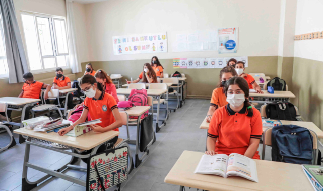 Seferihisar Belediyesi’nden Kitap Seferberliği