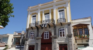 Tarihi bina restore ediliyor..