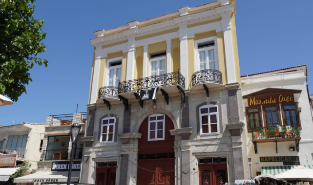 Tarihi bina restore ediliyor..