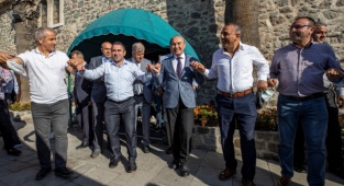 Toplu İş Sözleşmesi Sevinci