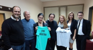 Altay'dan Fazıl Say'a Jest