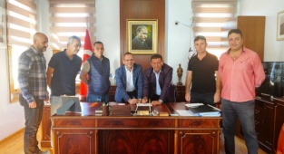 Ayvalık Belediyesi'nde İşçiler Mutlu