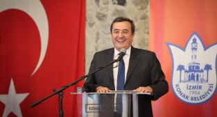 Başkan Batur, Konak'taki 111 Muhtarla Bir Araya Geldi