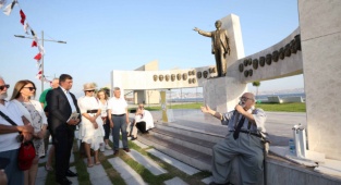 Başkan Tugay'dan Davet