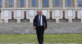 Bedri Serter'den Dünya Gazeteciler Günü Mesajı