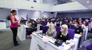 Buca'da Meme Kanserine Farkındalık Semineri