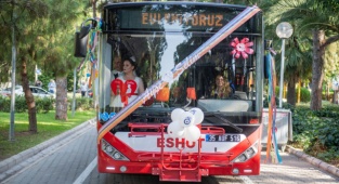 ESHOT Otobüsü Gelin Arabası Oldu