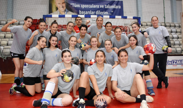 Hentbol &#039;un İsmi yine İzmir