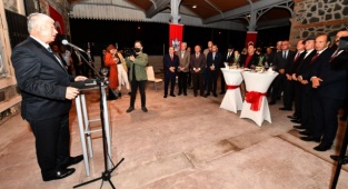 İzmir'de Bayram Coşkusu Başladı