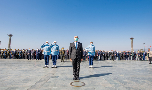 İzmir&#039;de Cumhuriyet Bayramı Coşkusu Başladı