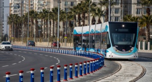 İzmir'de Ulaşım Bugün Yüzde 50 İndirimli !