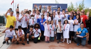 Kano Yarışları Renkli Görüntülere Sahne Oldu