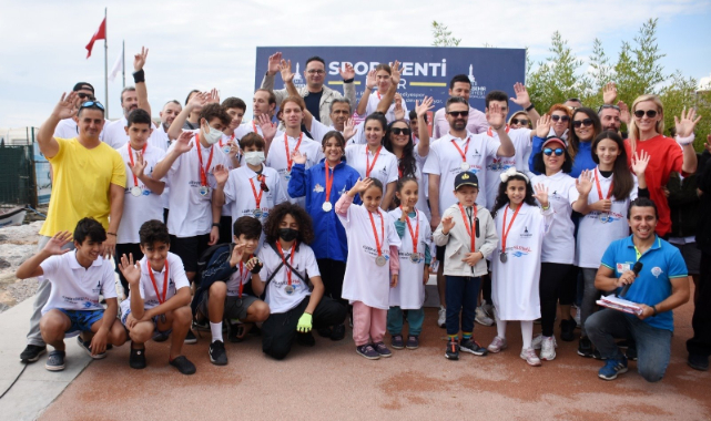 Kano Yarışları Renkli Görüntülere Sahne Oldu