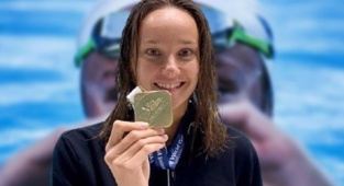 Milli Yüzücümüz Viktoria Zeynep Güneş, Dünya Yüzme Kupası'nda Bronz Madalya Kazandı !