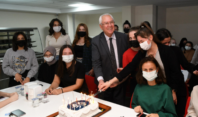 Öğrencilerden Başkan Selvitopu&#039;na Teşekkür