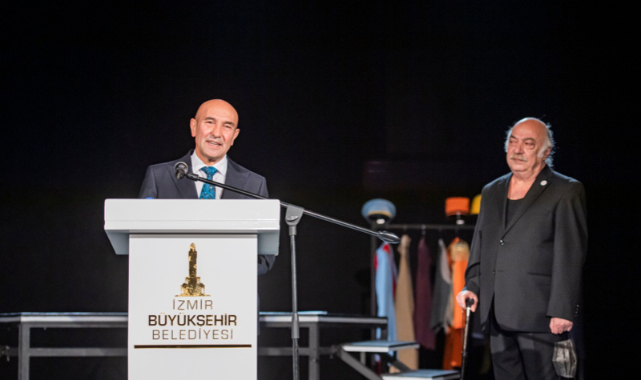 Soyer: &quot;İyi Ki Tiyatro Var&quot;